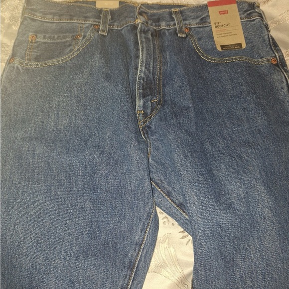 Levi's 517 Bootcut Jeans - Picture 2 of 6